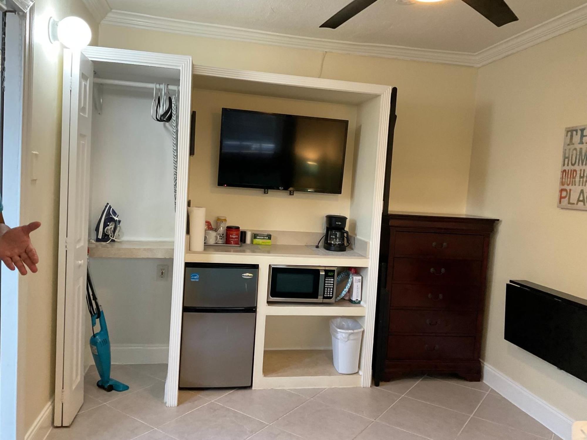 Cozy Guest Room Pompano Beach Bagian luar foto